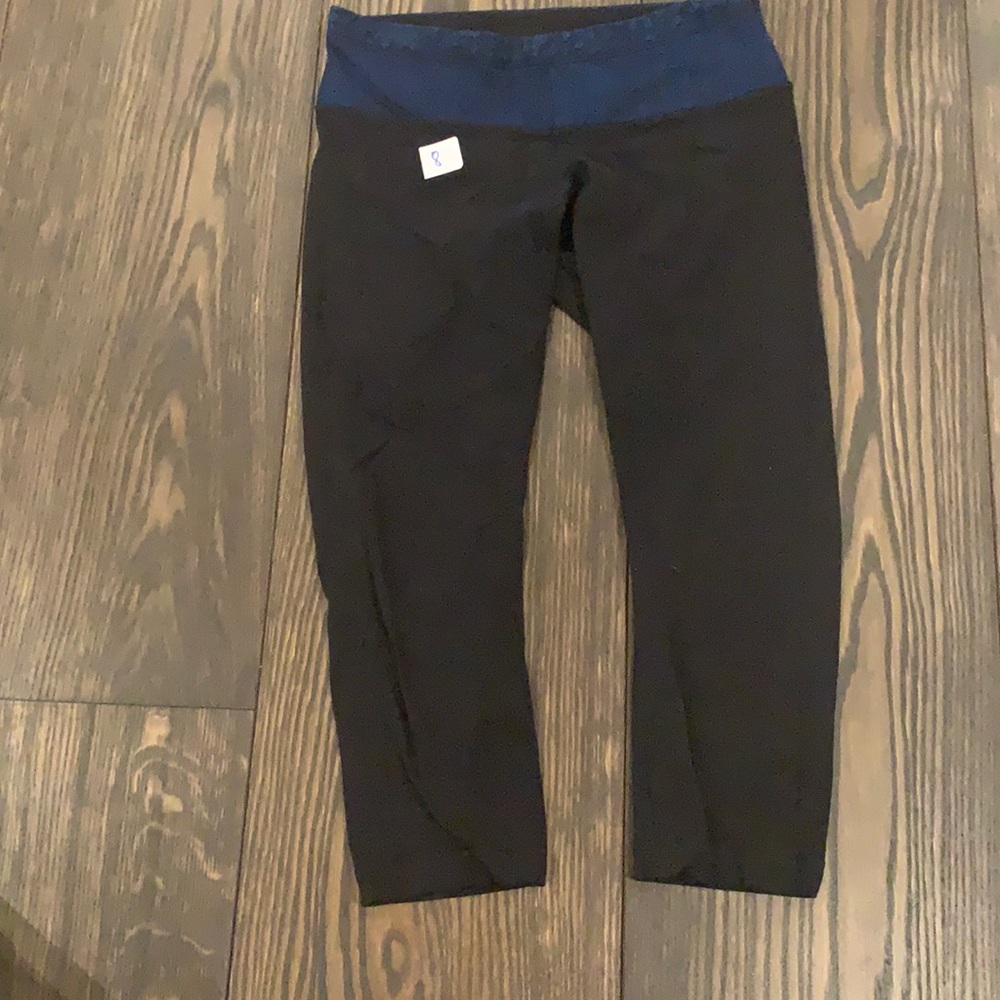 Lululemon leggings cropped. Size 8.